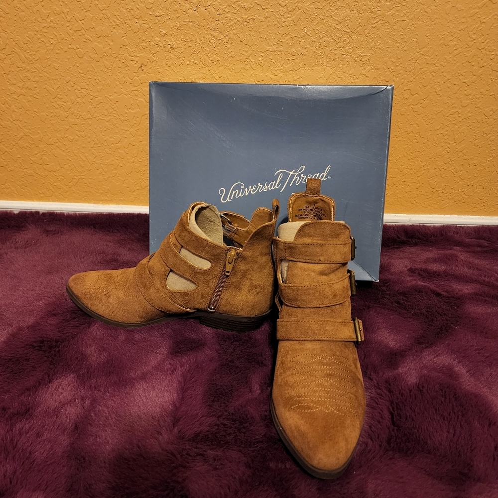 BOOTS
